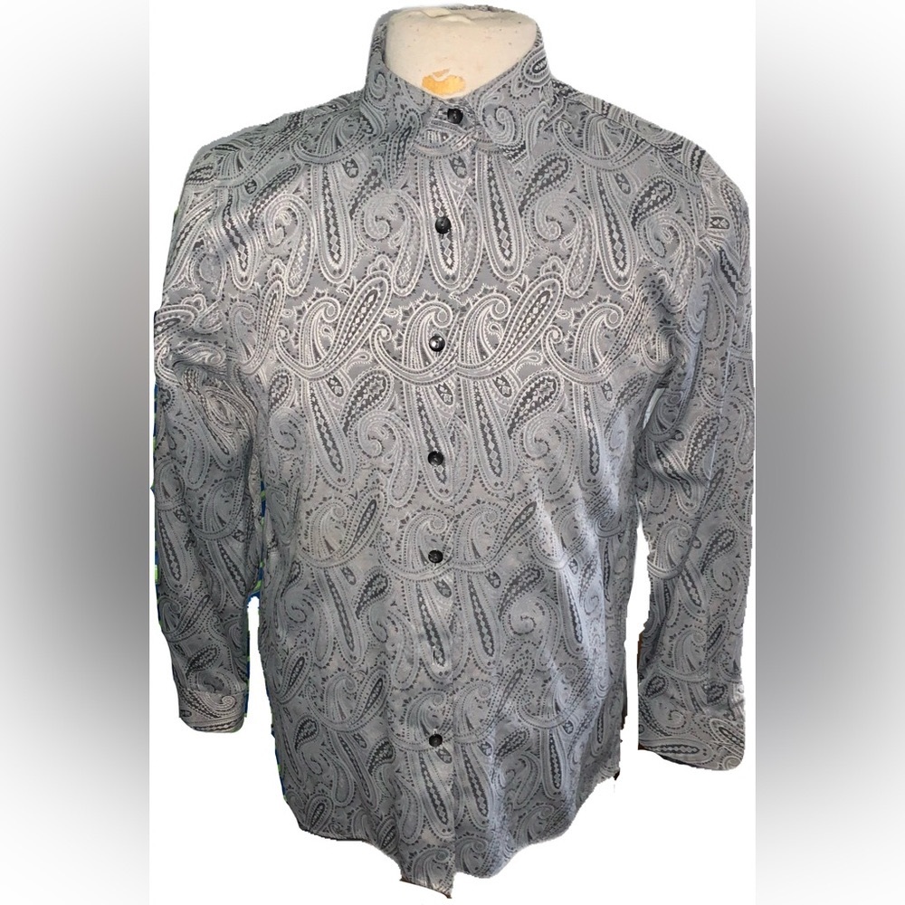 Foxcroft Button Down Silver and Gray Paisley Women’s 8 Shirt